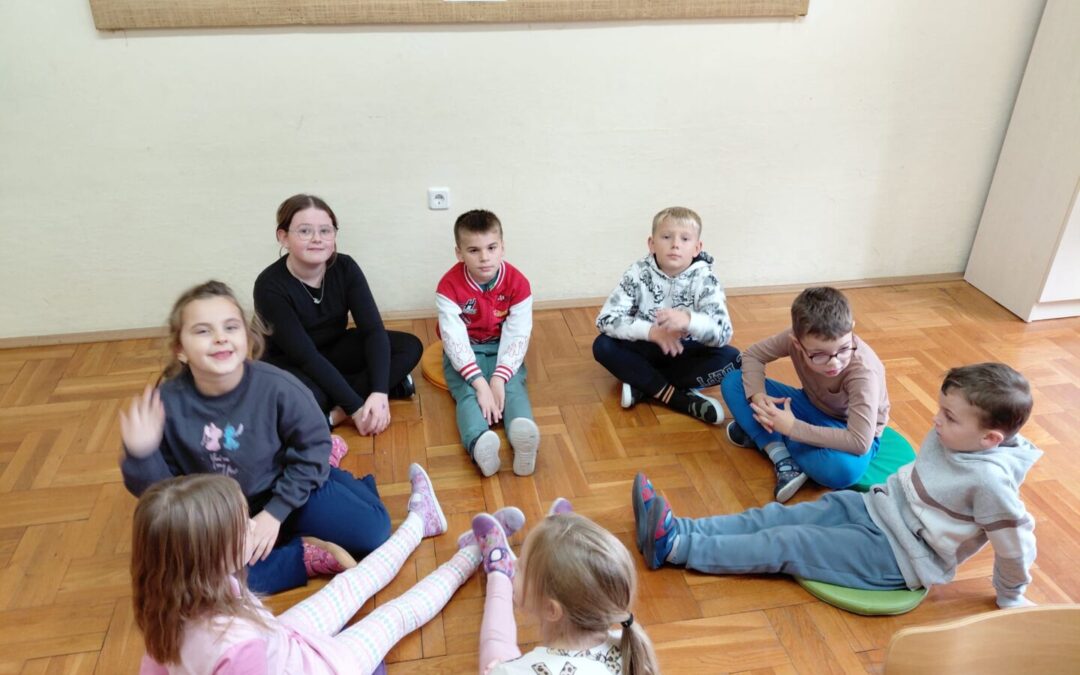 Naša mala knjižnica u PŠ Macelj – Kišne avanture uz “Protukišnu juhu”